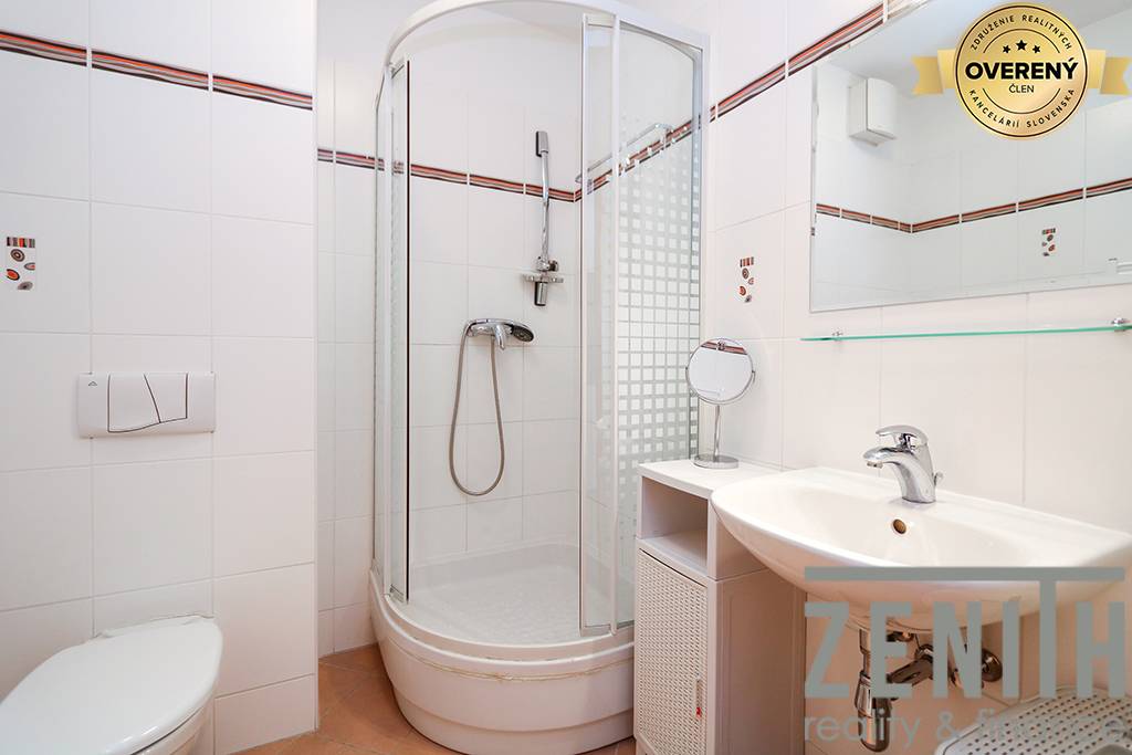 kúpeľňa s toaletou